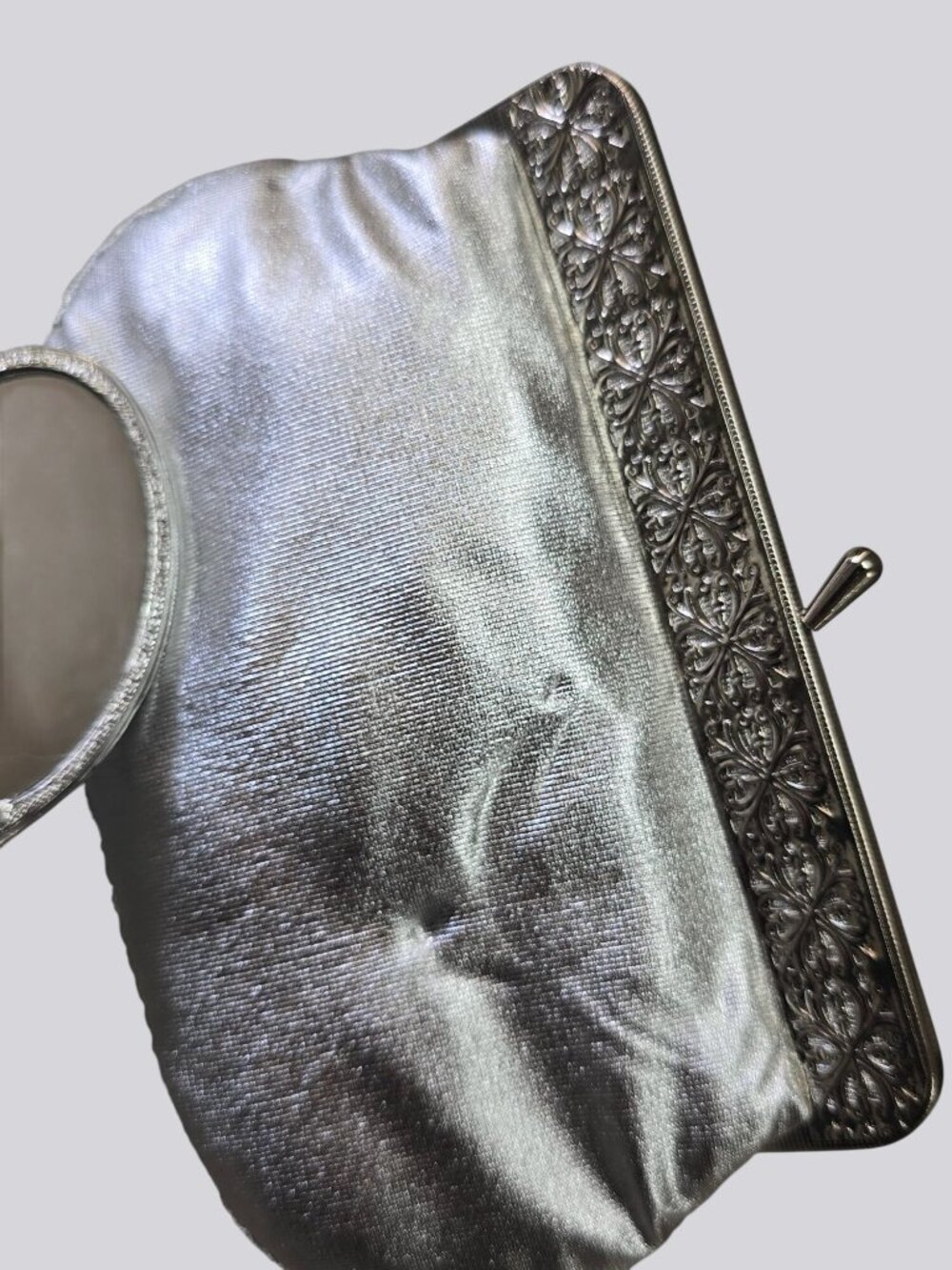 NOS Vintage Silver Kiss Lock Cosmetic Bag Coin Purse Keychain & Mirror - Picture 4 of 8